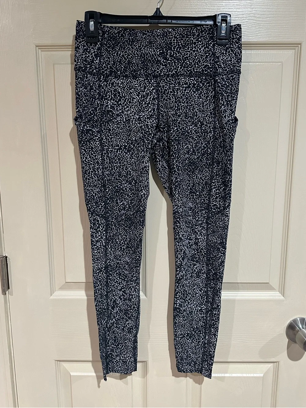 Lululemon Fast and Free Tight Black & White Printed High-Rise Leggings